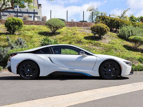 Used 2017 BMW i8 image 8