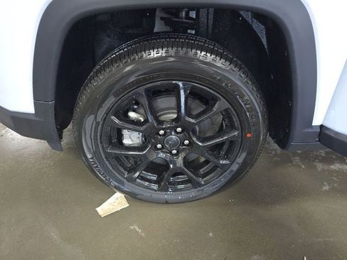 New 2026 Jeep Compass Latitude image 21