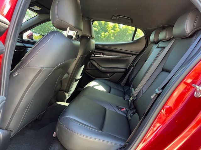 Used 2019 MAZDA MAZDA3 Hatchback w/ Preferred Package FWD image 14