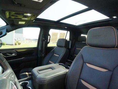 Used 2024 GMC Yukon AT4 w/ Technology Package image 23