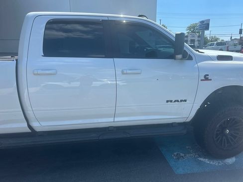 Used 2022 RAM 2500 Big Horn w/ Night Edition AWD/4WD image 9