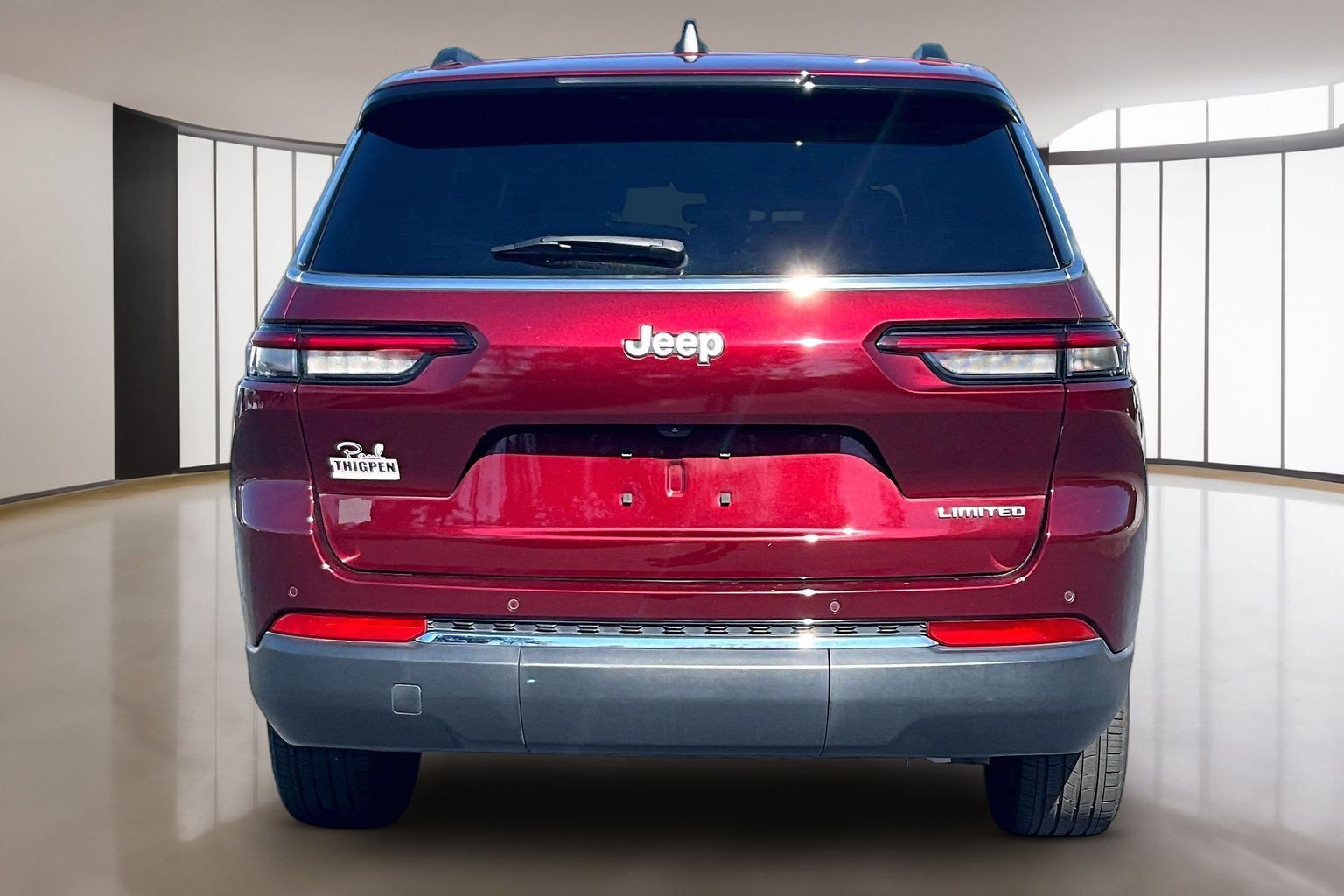 Used 2024 Jeep Grand Cherokee L Limited RWD image 6