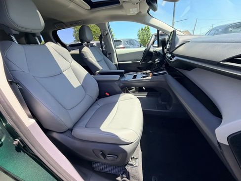 Used 2024 Toyota Sienna XLE w/ XLE Plus Package AWD/4WD image 25
