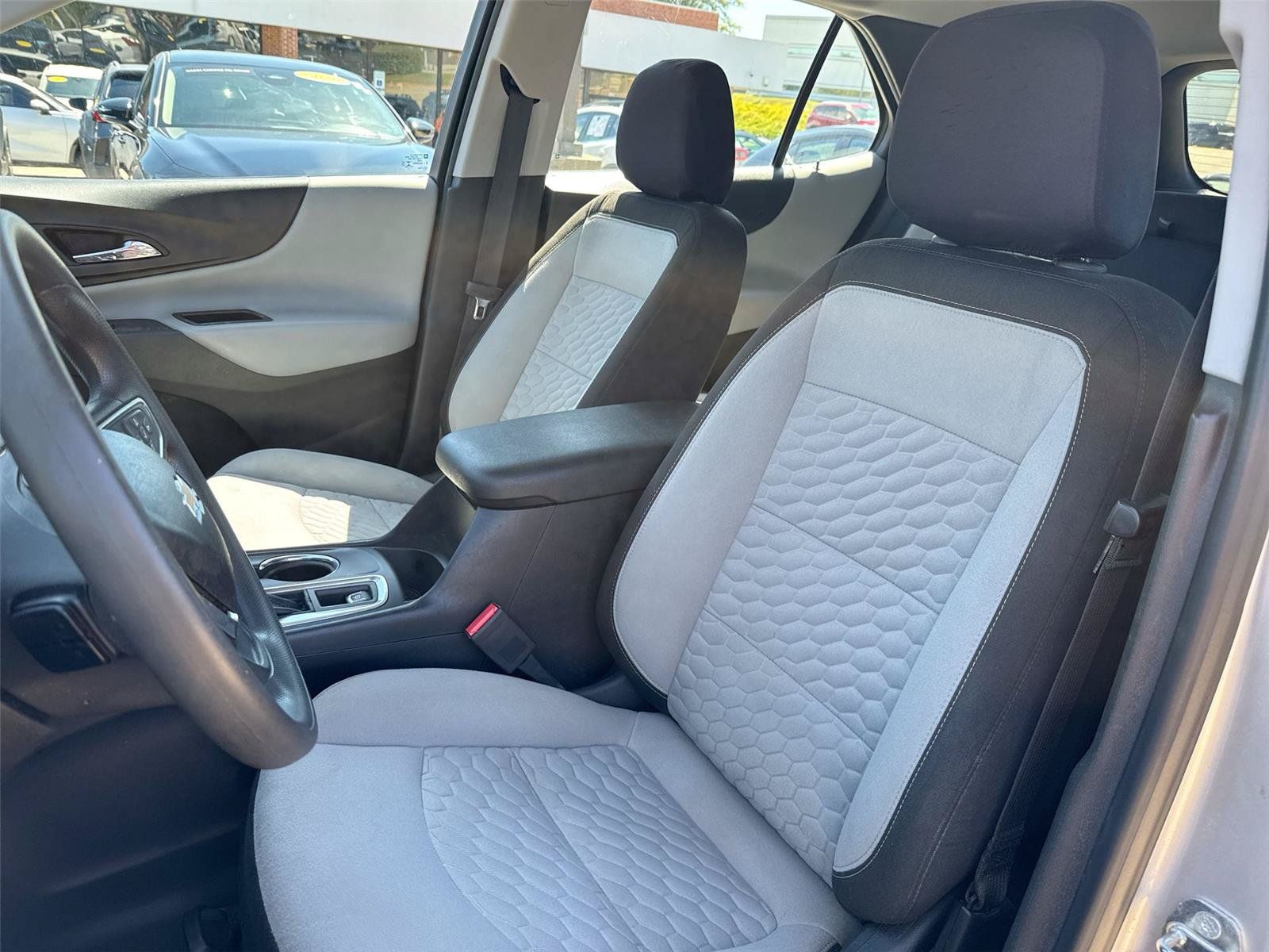 Used 2019 Chevrolet Equinox LS FWD image 3
