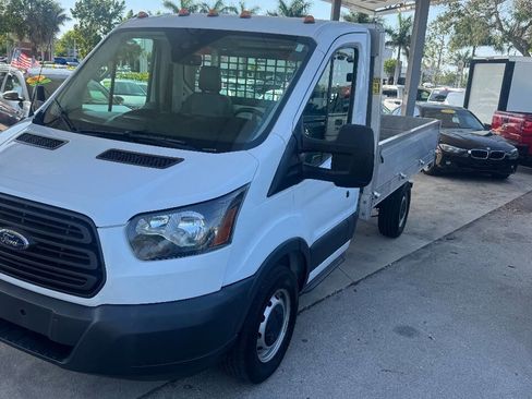 Used 2018 Ford Transit 250 138 RWD image 1