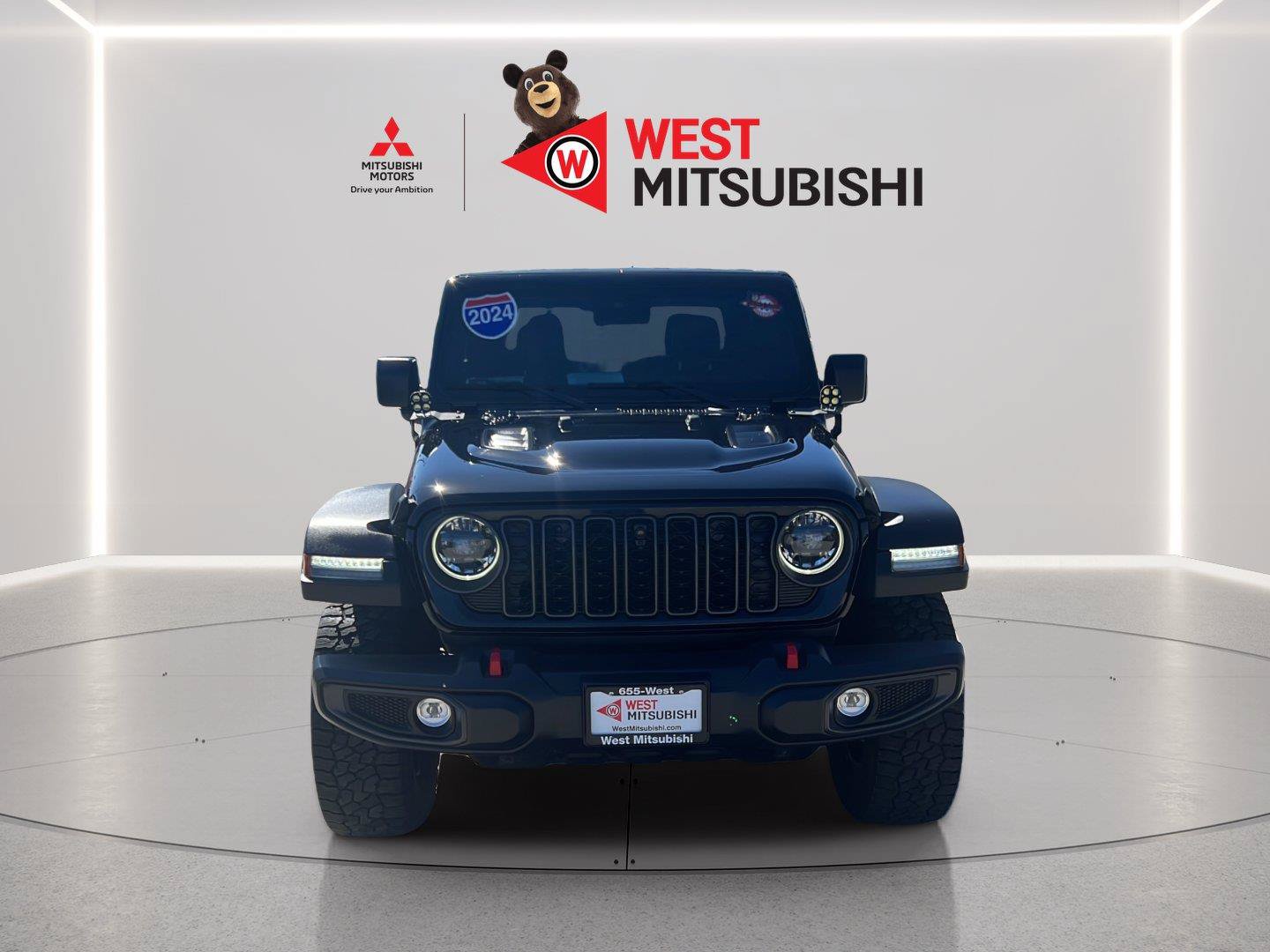 Used 2024 Jeep Gladiator Rubicon w/ Technology Group AWD/4WD image 8