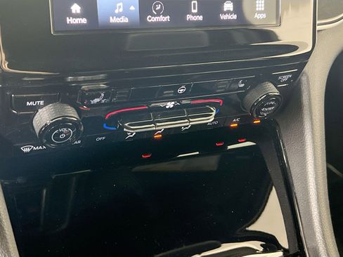 Used 2022 Jeep Grand Cherokee Altitude image 15