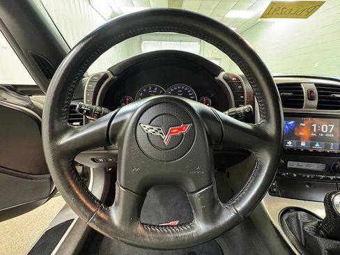 Used 2005 Chevrolet Corvette Convertible w/ Preferred Equipment Group RWD image 30