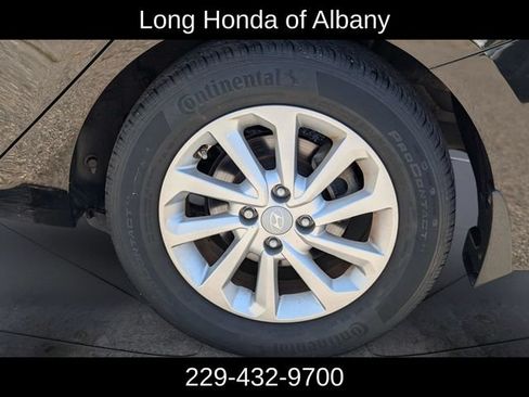 Used 2022 Hyundai Accent SEL FWD image 11