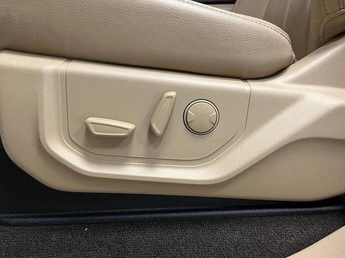 Used 2019 Ford F150 Lariat w/ Equipment Group 502A Luxury AWD/4WD image 23