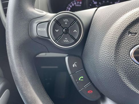 Used 2018 Kia Soul FWD image 27