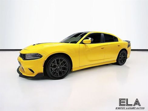 Used 2017 Dodge Charger R/T RWD image 40