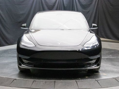 Used 2019 Tesla Model 3 Mid Range image 4