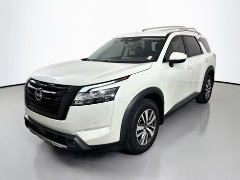 Used 2023 Nissan Pathfinder SL w/ Lighting Package (N92) AWD/4WD image 3