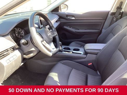 Used 2025 Nissan Altima 2.5 SV FWD image 5