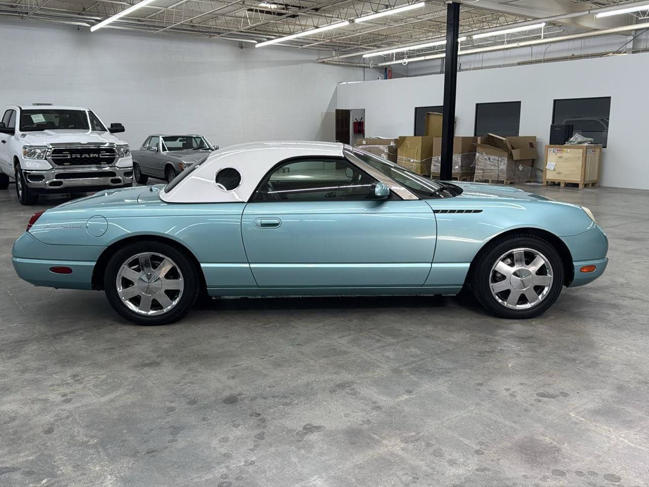 Used 2002 Ford Thunderbird RWD image 6