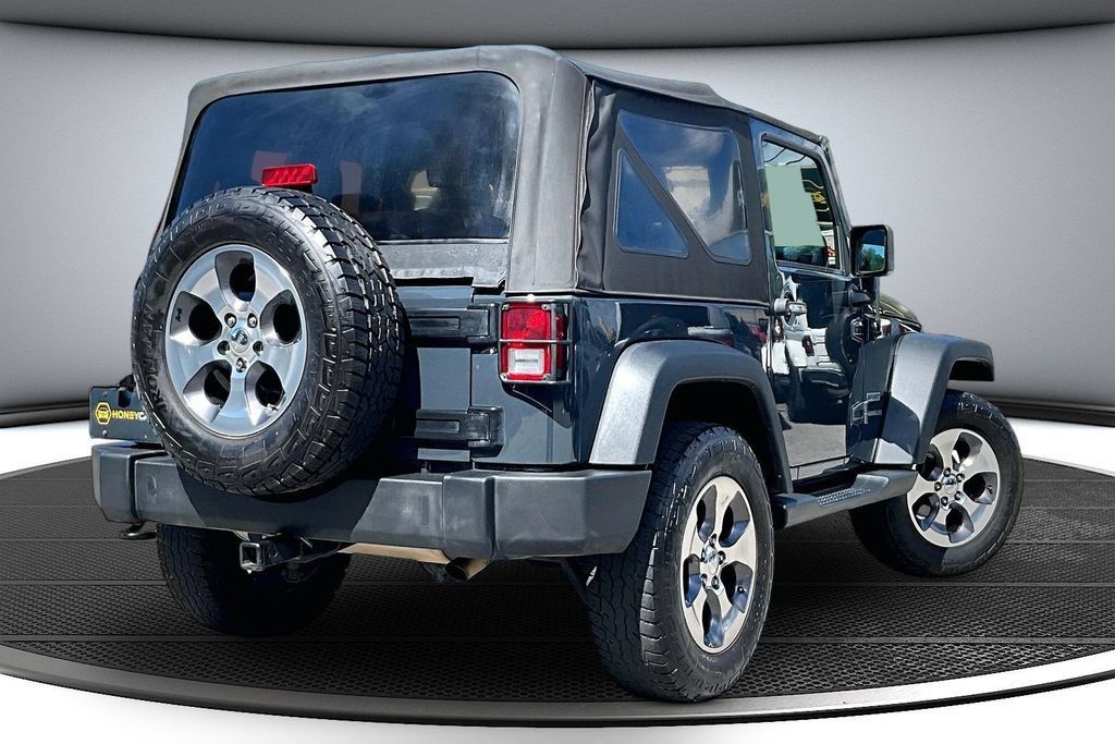 Used 2017 Jeep Wrangler Sport w/ Connectivity Group AWD/4WD image 6