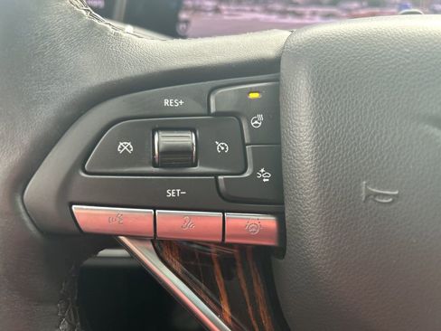 Used 2022 Cadillac Escalade Premium Luxury w/ Performance Package image 11