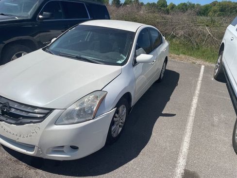 Used 2011 Nissan Altima 2.5 S w/ Special Edition Pkg image 3