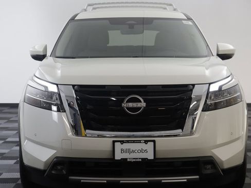 Used 2023 Nissan Pathfinder SL AWD/4WD image 23