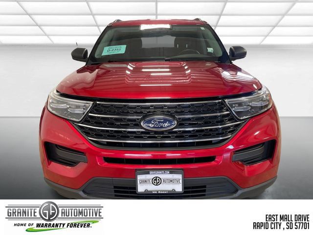Used 2023 Ford Explorer XLT AWD/4WD image 9