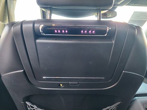 Used 2010 Cadillac SRX Premium image 76