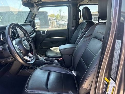 Used 2022 Jeep Wrangler Unlimited Sahara w/ Cold Weather Group AWD/4WD image 10