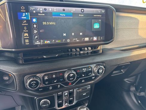 Used 2024 Jeep Wrangler Sport S image 8