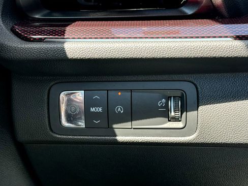 Used 2024 Chevrolet Traverse RS w/ LPO, Floor Liner Package FWD image 29