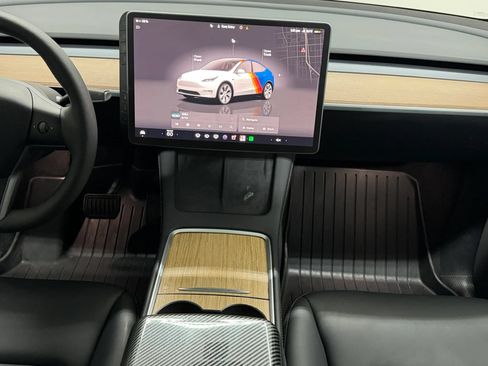 Used 2024 Tesla Model Y Long Range AWD/4WD image 83
