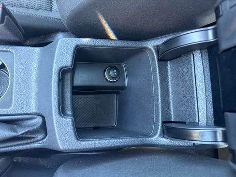 Used 2016 Volkswagen Golf S FWD image 21