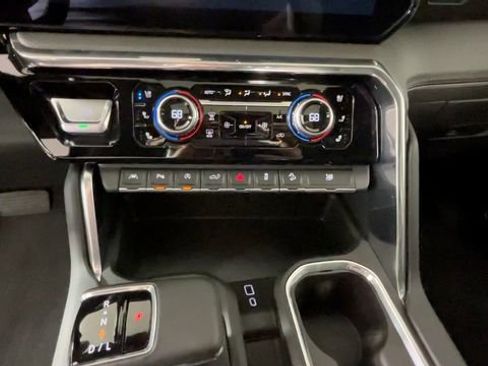 Used 2024 GMC Sierra 1500 Denali AWD/4WD image 29