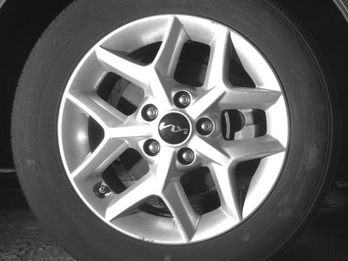 Used 2025 Kia Soul LX w/ LX Technology Package FWD image 20