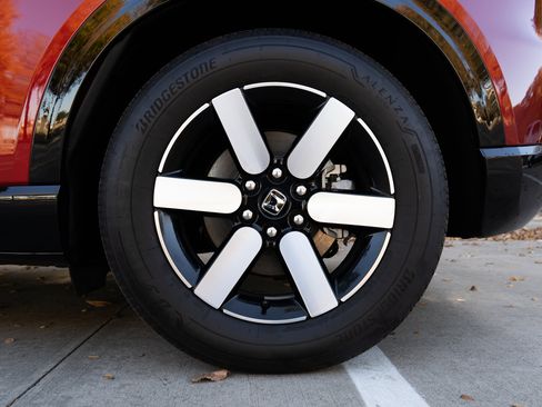 Certified 2024 Honda Prologue Touring image 15