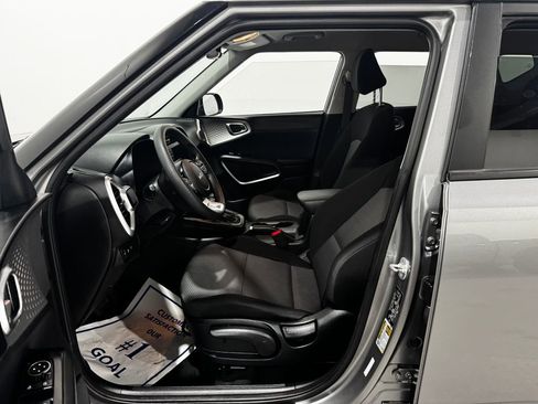 Used 2025 Kia Soul LX w/ LX Technology Package image 15