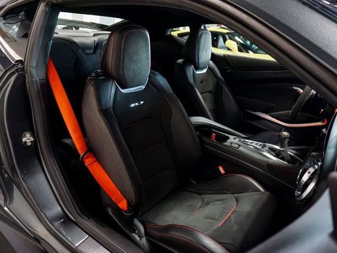 Used 2018 Chevrolet Camaro ZL1 image 38
