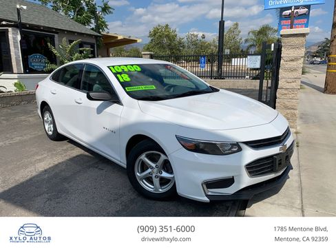 Used 2018 Chevrolet Malibu LS FWD image 1