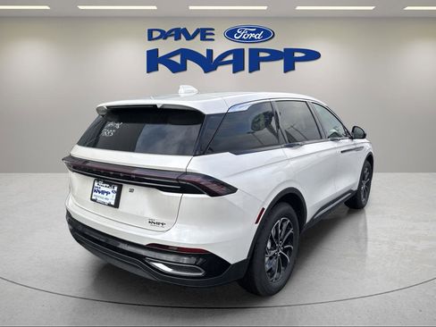 New 2026 Lincoln Nautilus Premier image 8