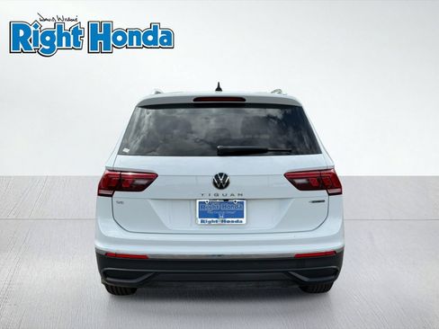 Used 2024 Volkswagen Tiguan SE AWD/4WD image 6