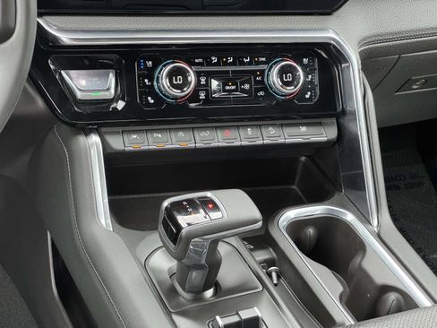 Used 2023 GMC Sierra 1500 Denali AWD/4WD image 4