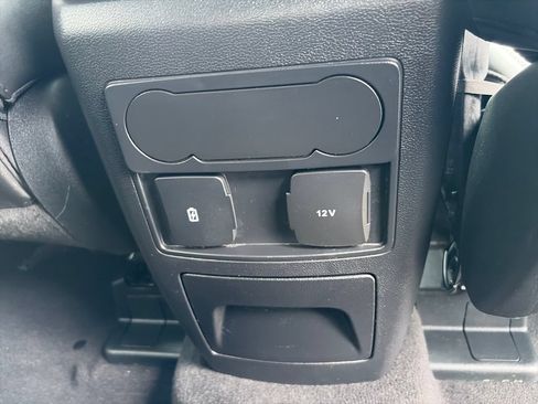 Used 2023 Ford Explorer XLT w/ Equipment Group 202A AWD/4WD image 32