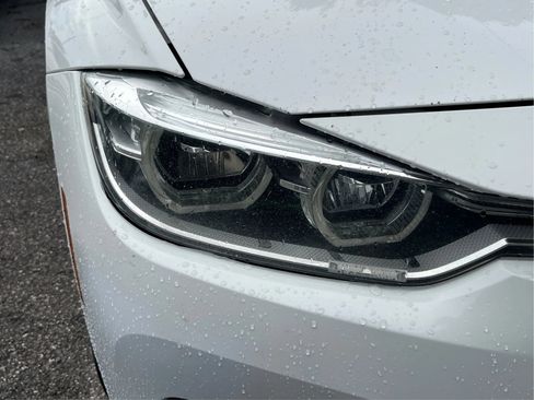Used 2018 BMW 320i Sedan RWD image 9
