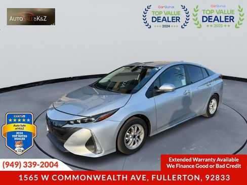 Used 2021 Toyota Prius Prime LE image 2