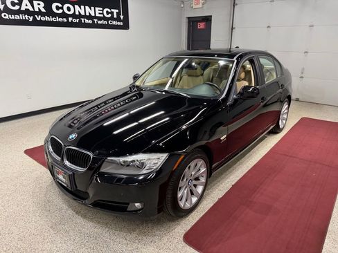 Used 2011 BMW 328i xDrive Sedan image 4