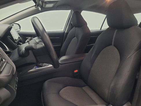 Used 2021 Toyota Camry LE image 17