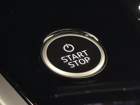 Used 2024 Audi Q4 e-tron Prestige w/ Black Optic Package image 22