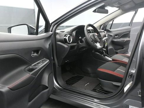 New 2025 Nissan Versa SR w/ Trunk Package image 9