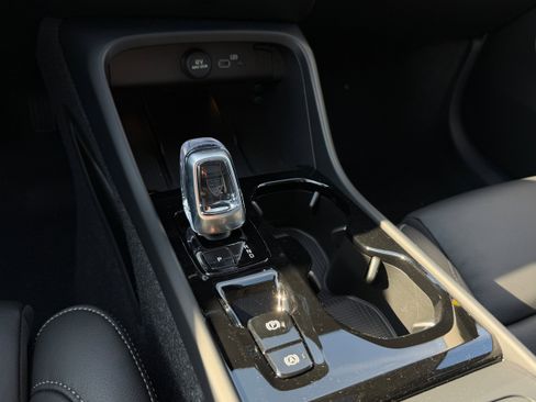 New 2026 Volvo XC40 B5 Ultra w/ Climate Package image 13