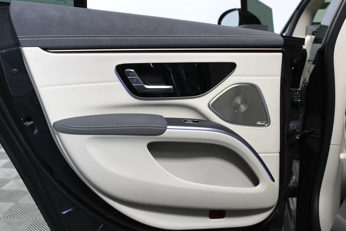 Used 2022 Mercedes-Benz EQS 580 4MATIC Sedan image 28