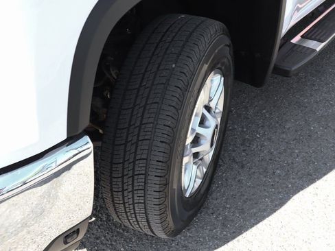 Used 2024 Chevrolet Silverado 2500 LT image 47